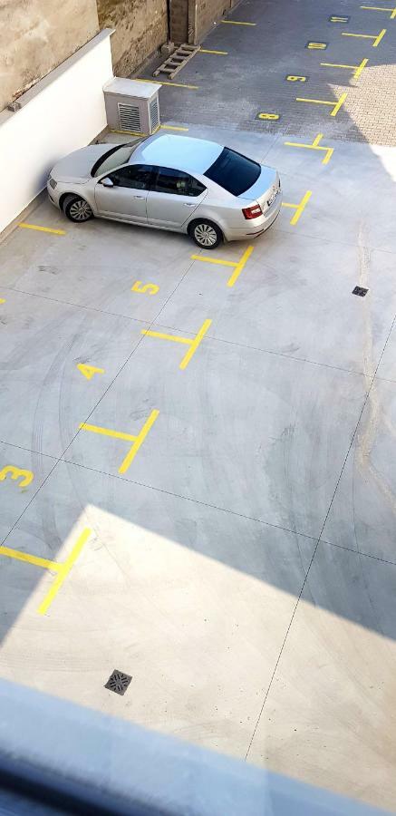 נובי סאד Uki-Modern Apartment With Parking מראה חיצוני תמונה